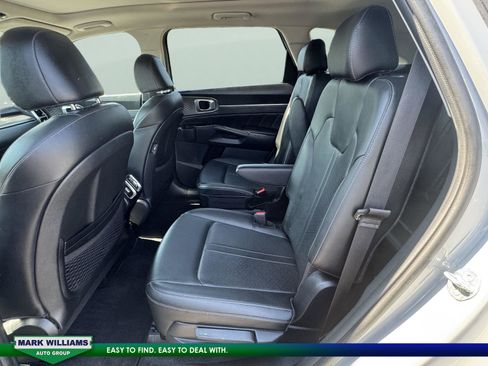 Used 2023 Kia Sorento SX image 29