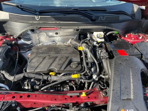 Used 2025 Chevrolet Trax LT w/ LT Convenience Package image 31