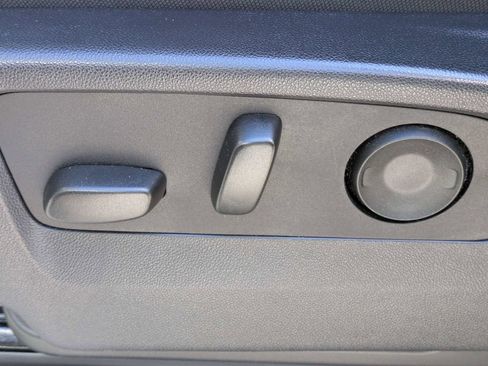 Used 2025 Chevrolet Silverado 1500 LT RWD image 19