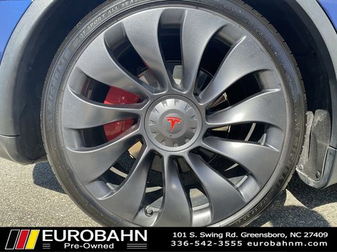 Used 2024 Tesla Model Y Performance image 33