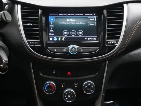 Used 2022 Chevrolet Trax LT w/ LPO, Cargo Package image 17