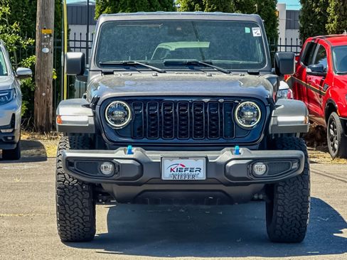 Used 2024 Jeep Wrangler Unlimited AWD/4WD image 8