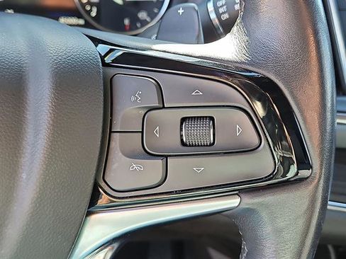 Used 2024 Buick Enclave Premium image 17