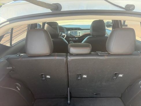 Used 2019 Nissan Kicks SR w/ SR Premium Package FWD image 13