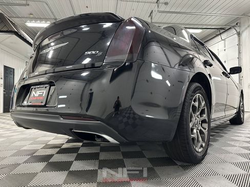 Used 2016 Chrysler 300 S AWD/4WD image 19