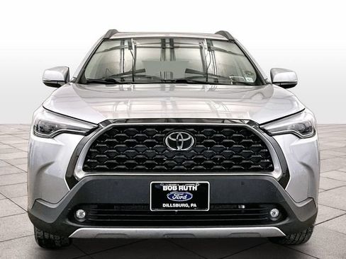 Used 2022 Toyota Corolla Cross XLE w/ Convenience Package AWD/4WD image 3