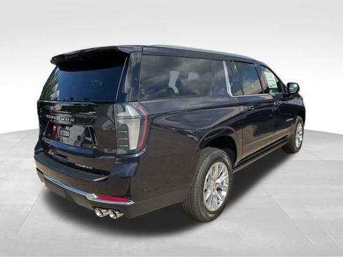 New 2025 Chevrolet Suburban Premier image 5