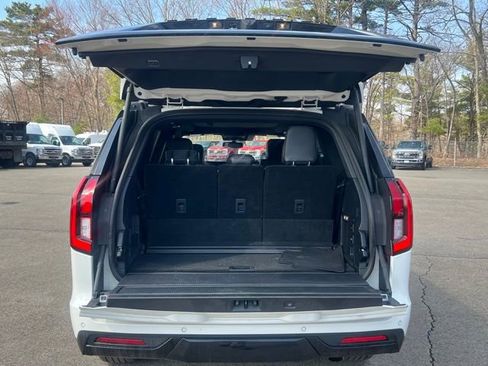 Used 2025 Ford Expedition Platinum w/ Stealth Performance Package AWD/4WD image 10