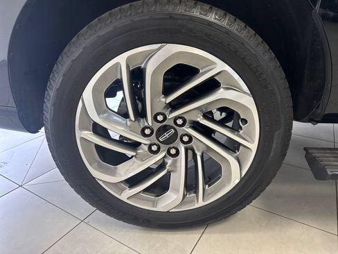 Used 2025 Lincoln Navigator L Reserve AWD/4WD image 30