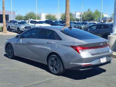 Used 2023 Hyundai Elantra Blue FWD image 6