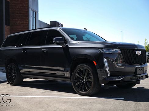 Used 2023 Cadillac Escalade ESV Sport w/ Touring Package AWD/4WD image 19