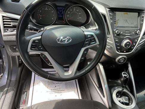 Used 2017 Hyundai Veloster Value Edition image 14