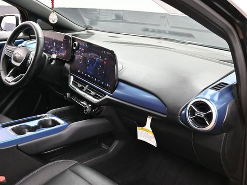 Used 2025 Chevrolet Equinox EV LT w/ Convenience Package AWD/4WD image 32