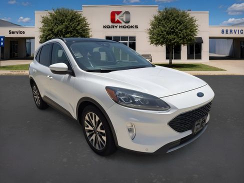 Used 2020 Ford Escape Titanium w/ Titanium Premium Package 2.0 FWD image 7