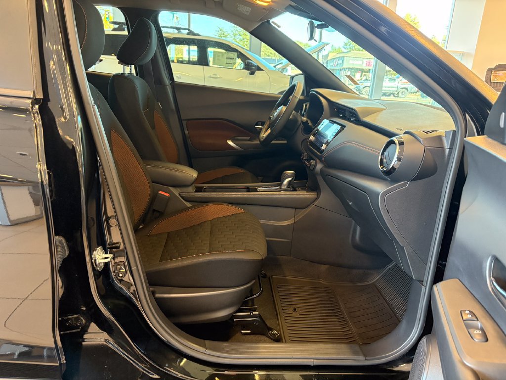 Used 2021 Nissan Kicks SR FWD image 23
