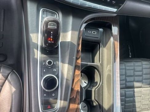 Used 2022 Cadillac Escalade Premium Luxury Platinum AWD/4WD image 20