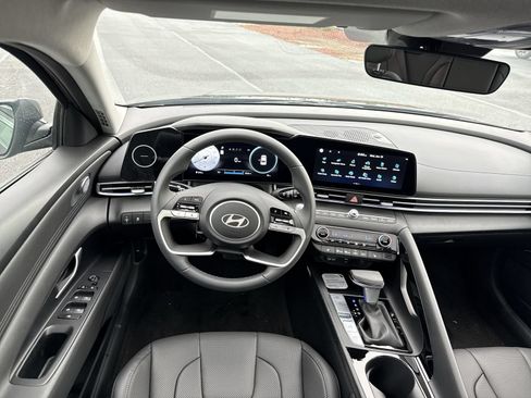 New 2026 Hyundai Elantra Limited FWD image 16