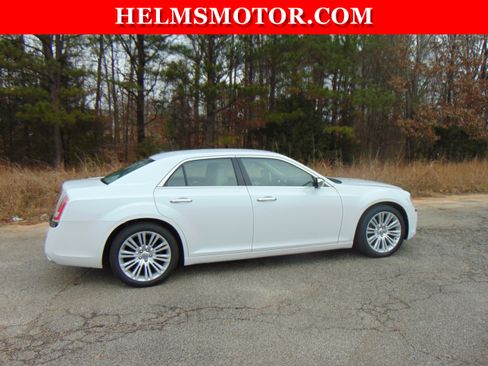 Used 2014 Chrysler 300 C w/ Light Group image 16
