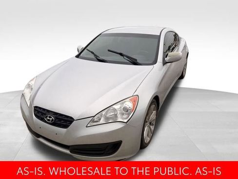 Used 2011 Hyundai Genesis 2.0T RWD image 3