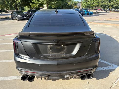 Used 2022 Cadillac CT5 V Blackwing w/ Carbon Fiber Package 2 RWD image 5