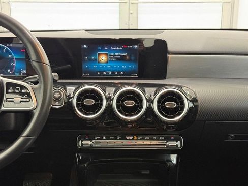 Used 2019 Mercedes-Benz A 220 4MATIC image 10