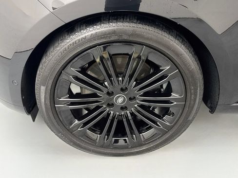 Used 2025 Land Rover Range Rover SE AWD/4WD image 32