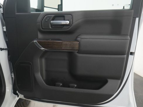 Used 2023 GMC Sierra 2500 SLE w/ SLE Convenience Package image 12