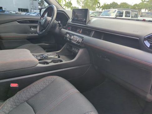 Used 2024 Honda Pilot Sport image 21
