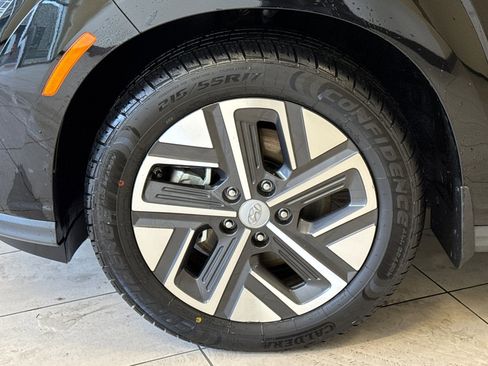 Used 2023 Hyundai Kona SE image 26