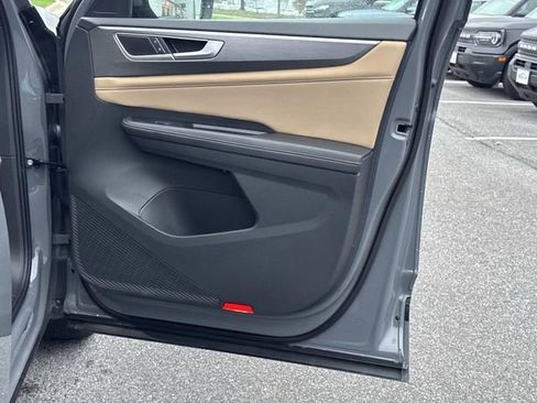 Used 2024 Volkswagen Atlas Cross Sport SE w/ Panoramic Sunroof Package image 10