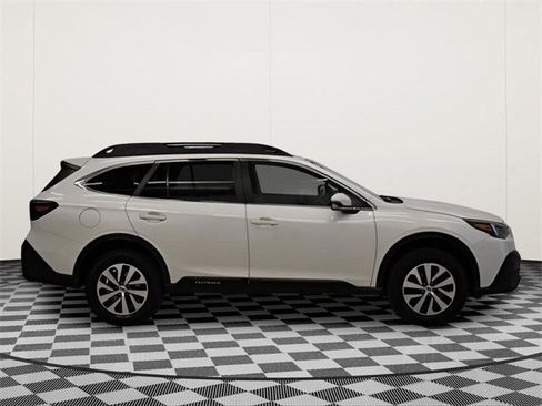 Used 2022 Subaru Outback Premium image 2