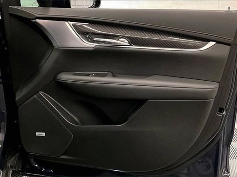 Used 2024 Cadillac XT6 Sport w/ Technology Package image 18