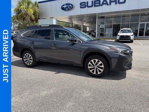 Used 2024 Subaru Outback Premium AWD/4WD image 1
