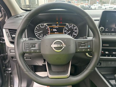 Used 2025 Nissan Rogue SV AWD/4WD image 11