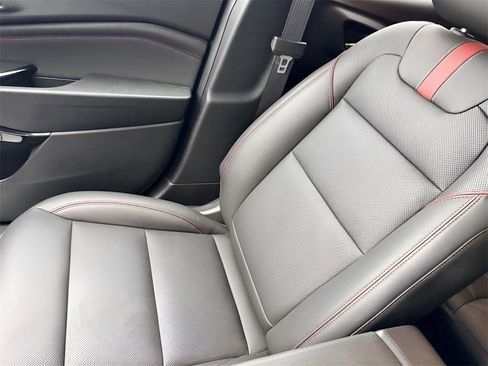 Used 2025 Chevrolet Trax RS w/ Driver Confidence Package image 28