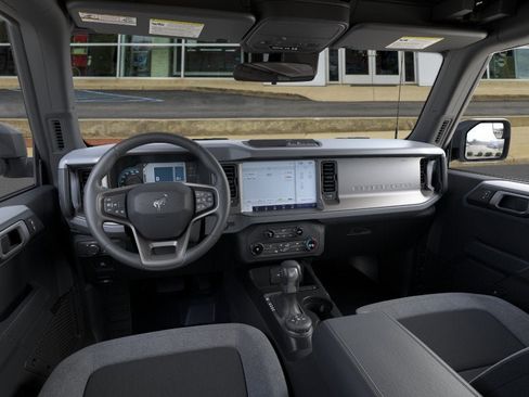 New 2025 Ford Bronco 4-Door image 9