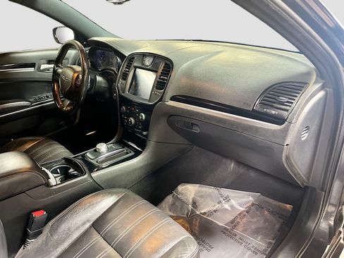 Used 2019 Chrysler 300 S AWD/4WD image 27
