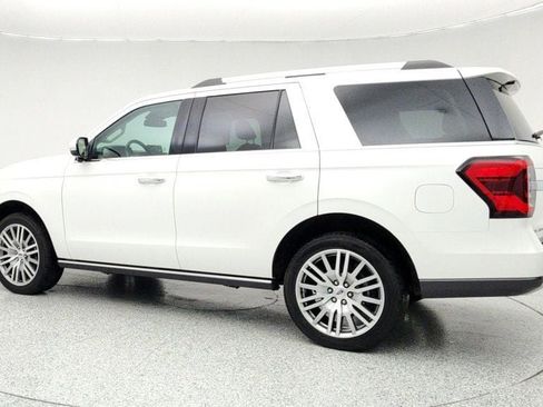 Used 2023 Ford Expedition Limited image 7