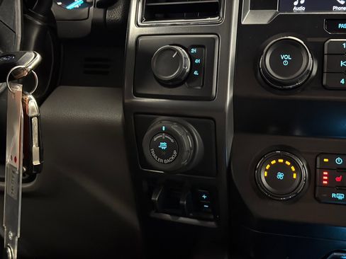 Used 2019 Ford F150 XLT w/ Equipment Group 302A Luxury image 32