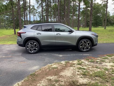 New 2026 Chevrolet Trax RS w/ Driver Confidence Package FWD image 6