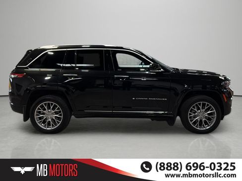 Used 2022 Jeep Grand Cherokee Summit w/ Advanced Protech Group IV AWD/4WD image 5