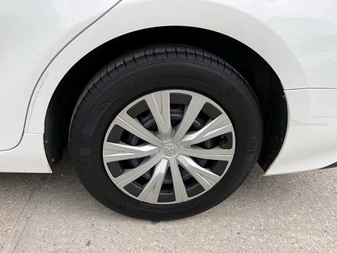 Used 2018 Toyota Camry FWD image 36