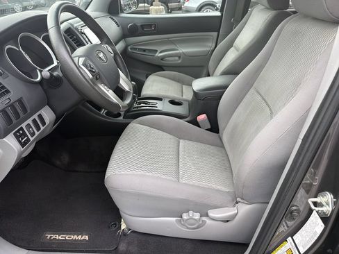 Used 2014 Toyota Tacoma PreRunner w/ Convenience Package RWD image 9