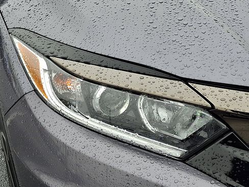 Certified 2022 Honda HR-V Sport image 9