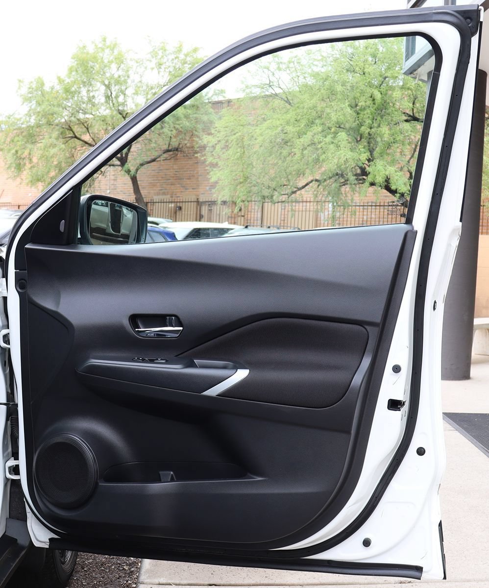 Used 2023 Nissan Kicks SV FWD image 33