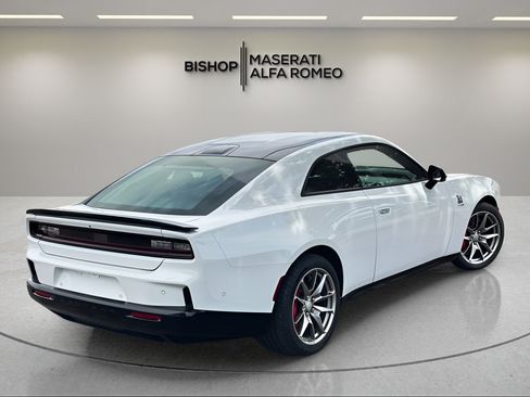 Used 2025 Dodge Charger Daytona Scat Pack w/ Track Pack AWD/4WD image 5