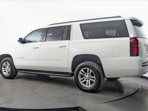 Used 2018 Chevrolet Suburban LS RWD image 6