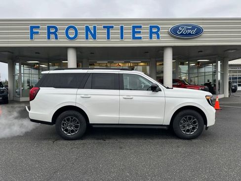 New 2025 Ford Expedition Active image 2