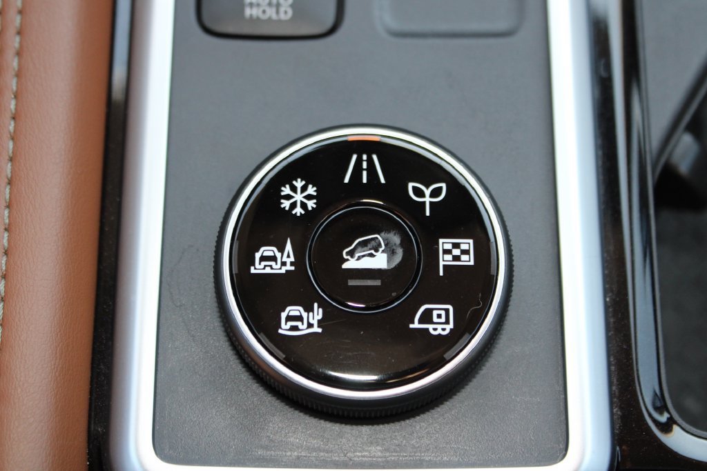 Used 2025 Nissan Pathfinder Platinum w/ Cargo Package AWD/4WD image 31