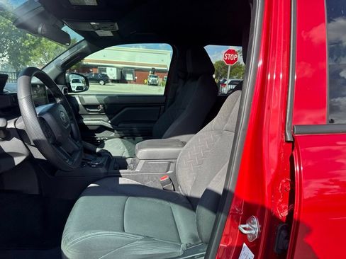 Used 2024 Toyota Tacoma SR AWD/4WD image 10